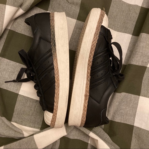 Adidas superstar shoes - Picture 2 of 3